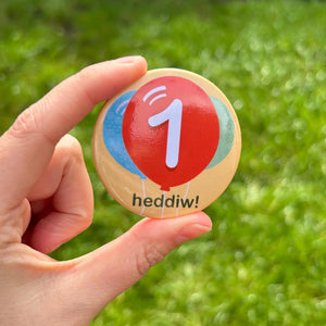 Penblwydd Hapus! Happy Birthday! Choose Age Badge Pin